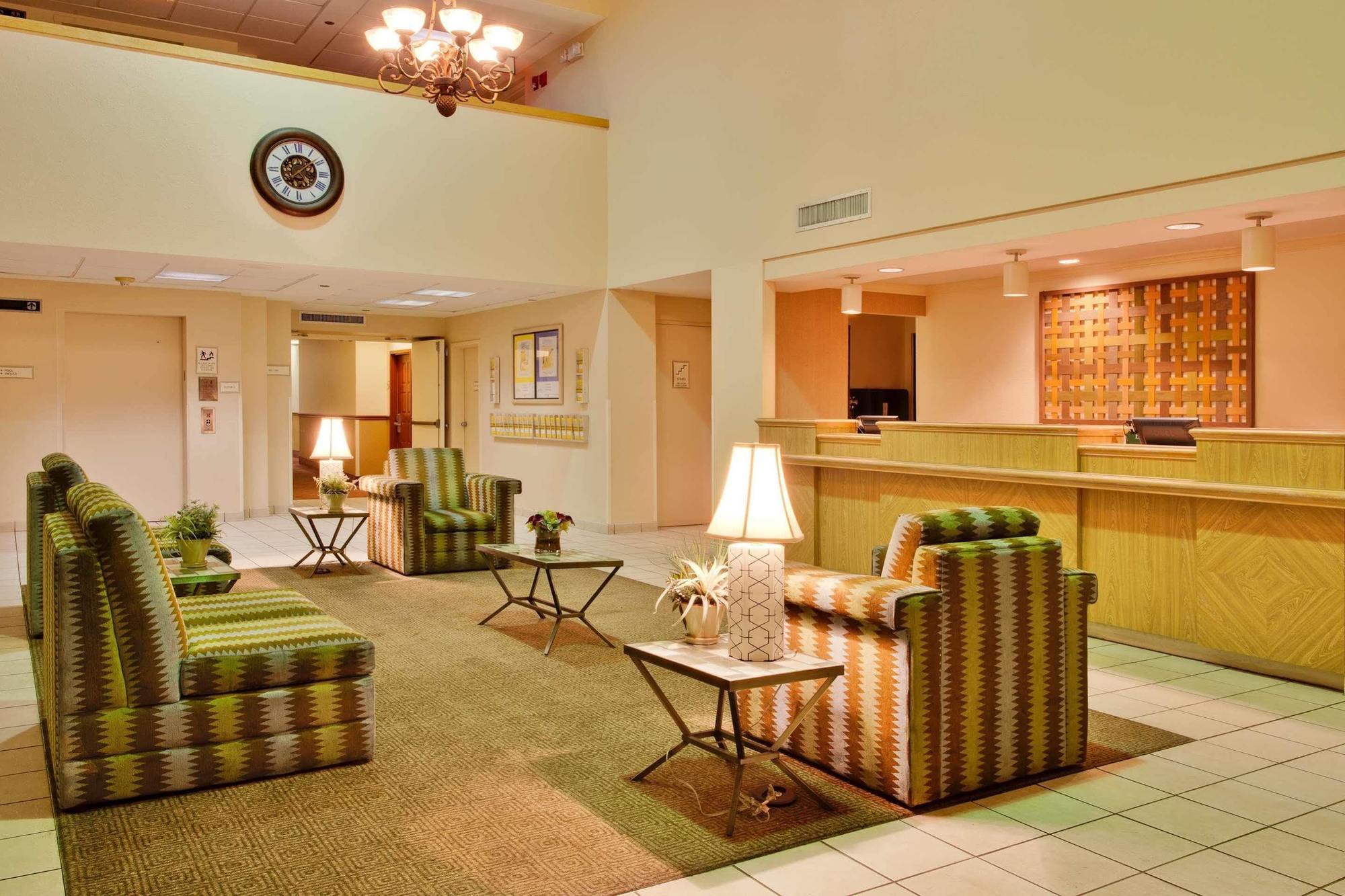 Hampton Inn Ft. Lauderdale-Cypress Creek Fort Lauderdale Exterior photo